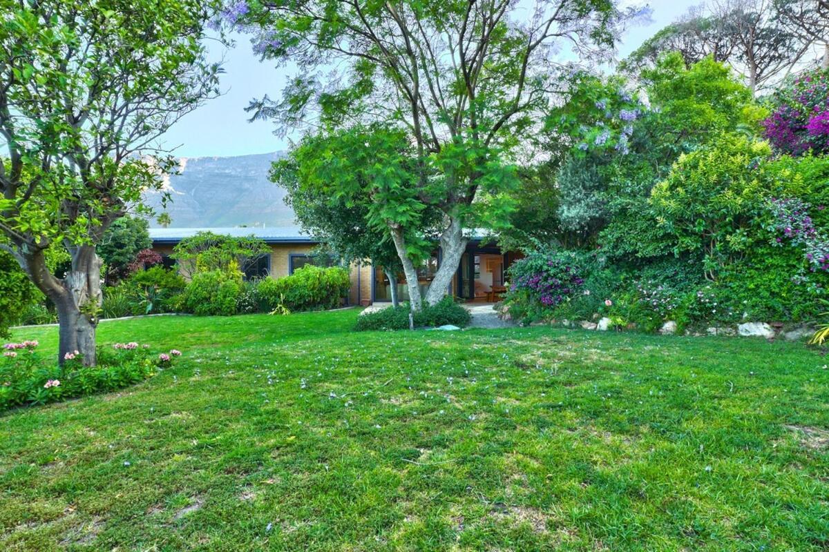 Tranquil Family Escape Spacious & Garden Holiday home Cape Town